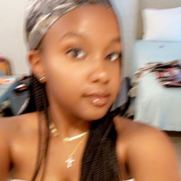 Meet your Posher, Fiona - Picture 1 of 1